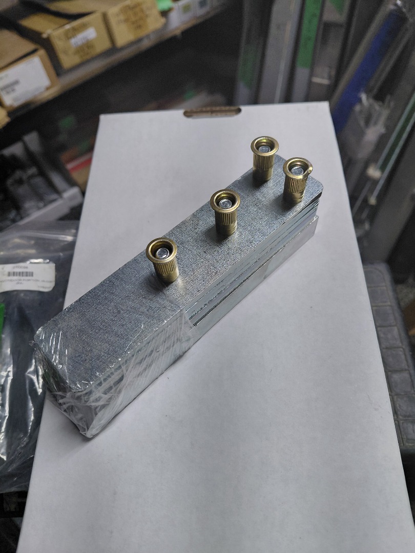 BOTTOM PIVOT/DOOR PORTION 