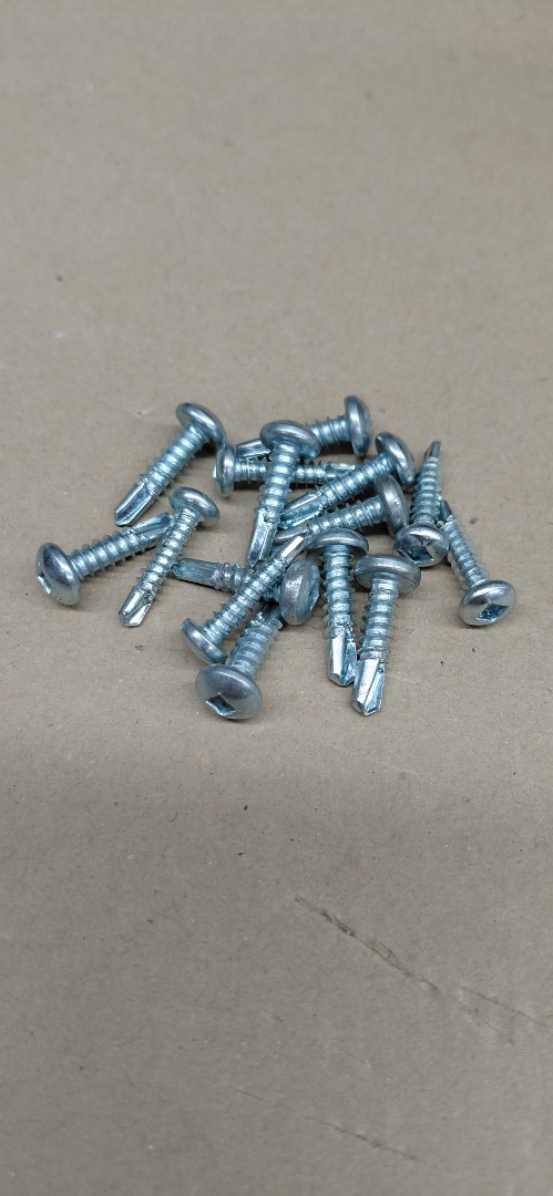 #8- 3/4" ROBERTSON PAN HEAD SELF DRILLING WOOD SCREWS 
