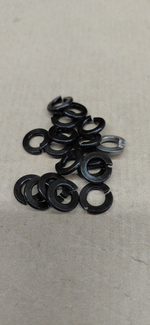 LOCK WASHER BLACK 1/2"INSIDE-5/16" OUTSIDE.