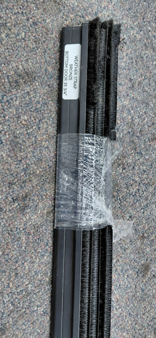 WEATHER STRAP BOTTOM DOOR 35 3/4"(BRONZE)