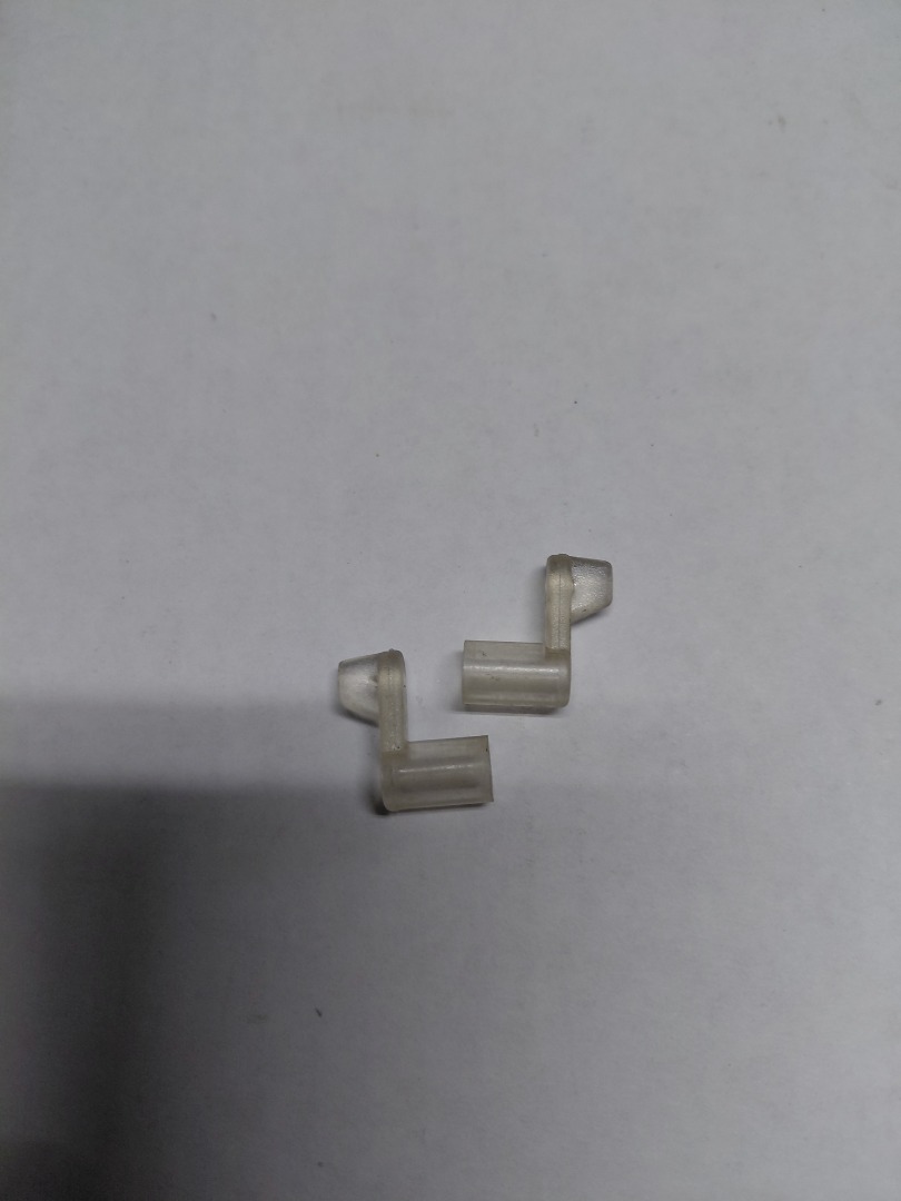 PLASTIC SCEEN CLIPS CEAR.
