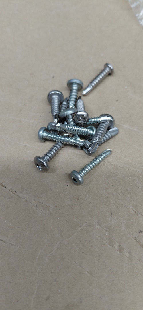 #6-3/4" ROUND ROBERTSON HEAD METAL SELF TAPPING SCREWS 