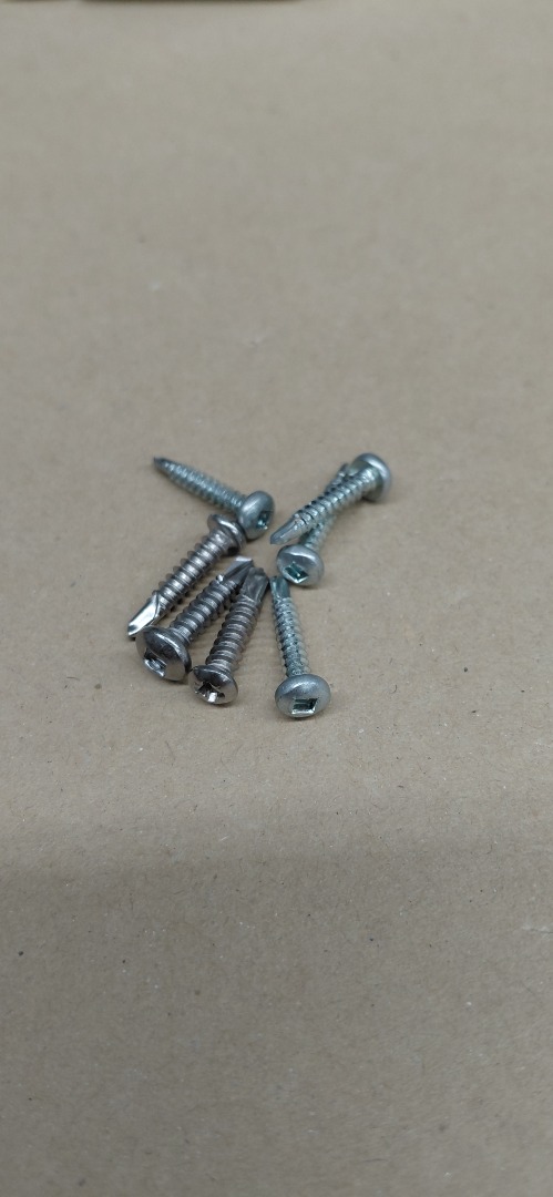 #6-3/4" ROUND ROBERTSON HEAD METAL SELF TAPPING SCREWS 