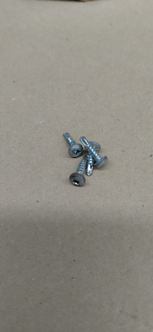 #6- 1/2" ROUND ROBERTSON HEAD METAL SELF TAPPING SCREWS 