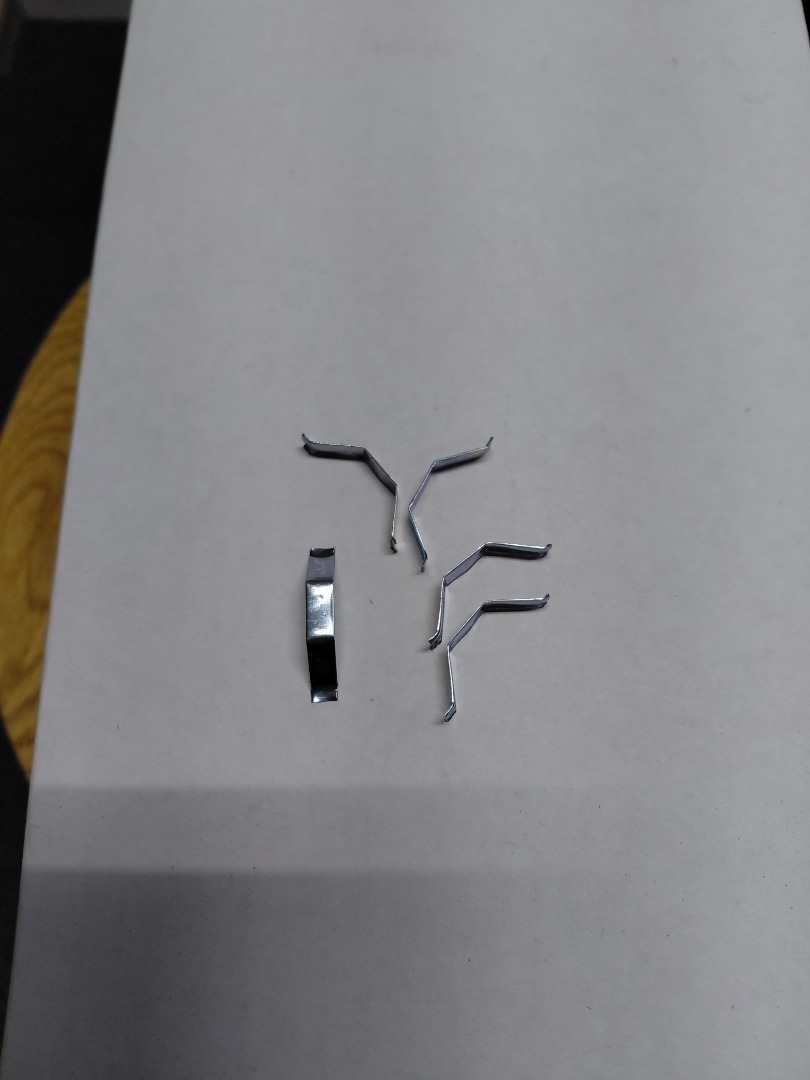 WEDGIE SPRINGS GLASS CLIPS 