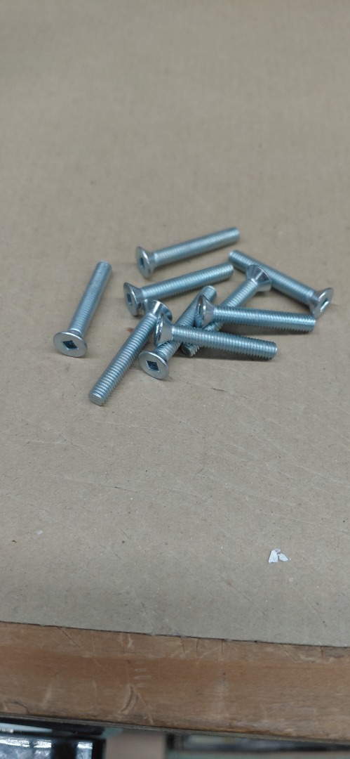 #10-32- 1 1/4" ROBERTSON FLAT-HEAD MACHINE SCREW 