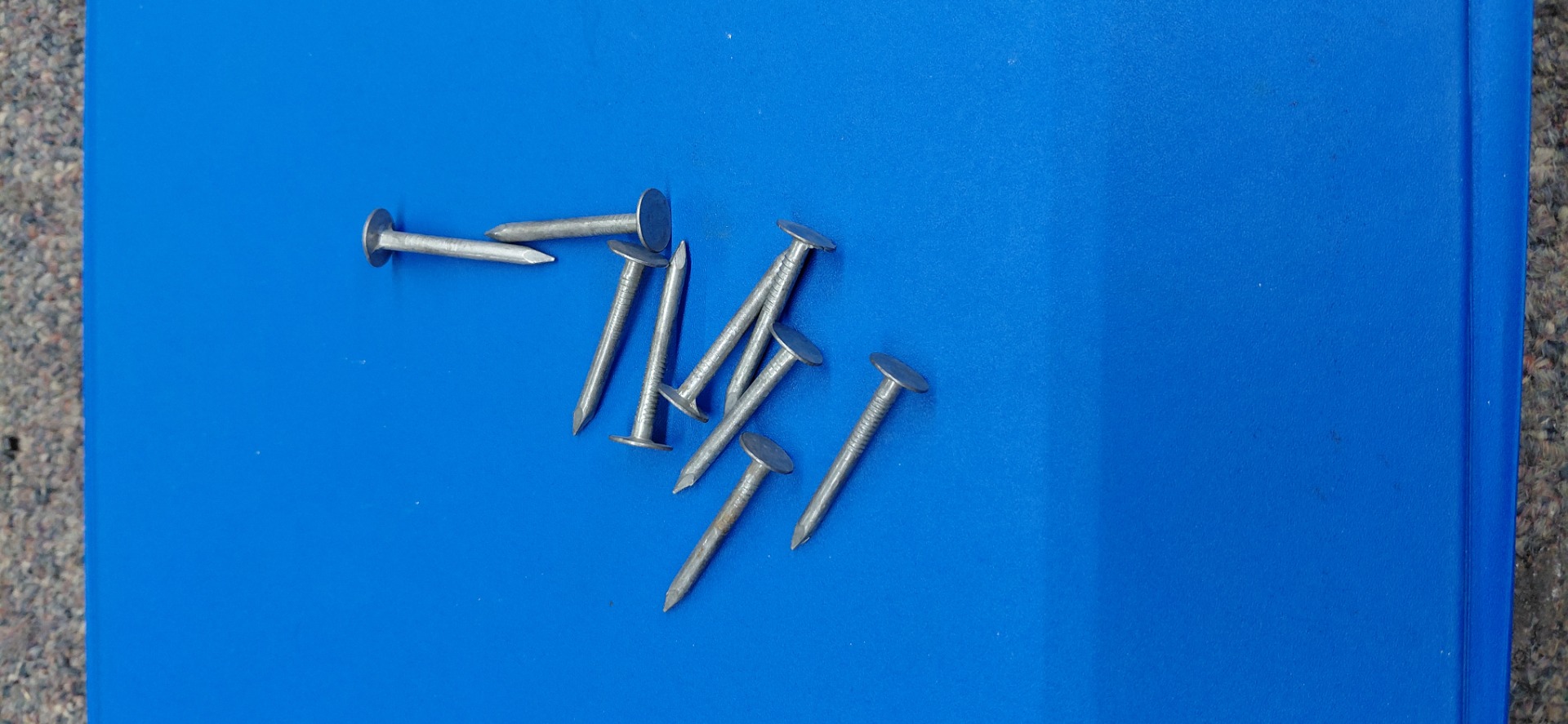 GALVANIZED NAIS 1 1/4"