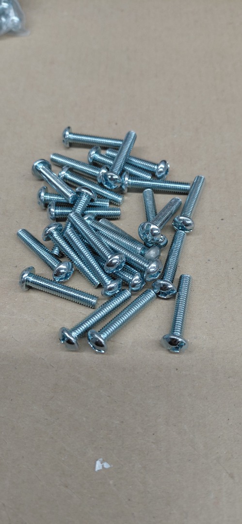#10-24-1" ROUND HEAD ROBERTSON MACHINE SCREW. 