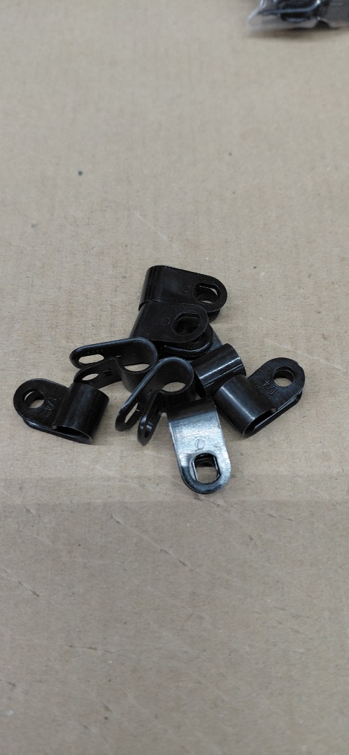 NYLON-CABLE CLAMP 1/4" BLACK.