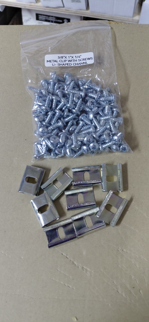 3/8"X 1"X 1/4" METAL CLIP WITH SCREWS U-SHAPED CHANNL.