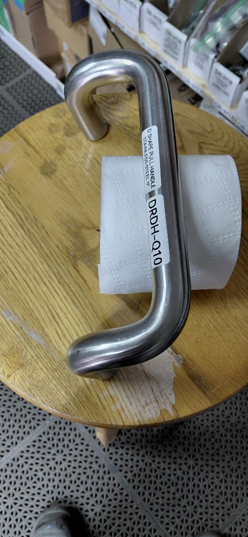 OFFSET. D PULL HANDLE CHROME 12" 