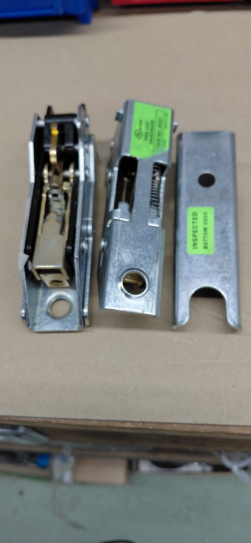 VON DUPRIN BOTTOM LATCH 27 BTM