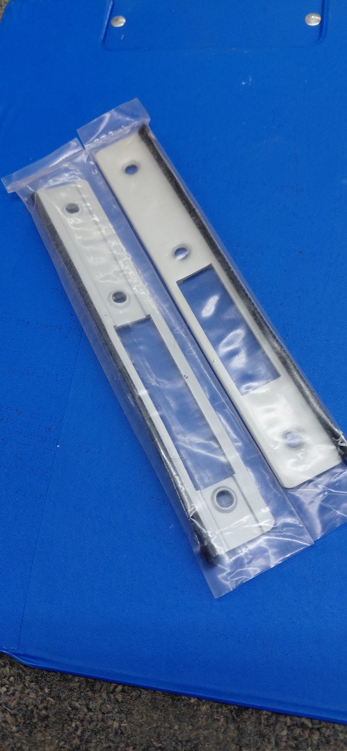 FACEPLATE WITH WEATHER STRAP 11-2004W-L