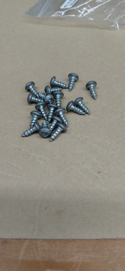 #10- 1/2" ROBERTSON PAN HEAD ZINC PLATED WOOD SCREWS 