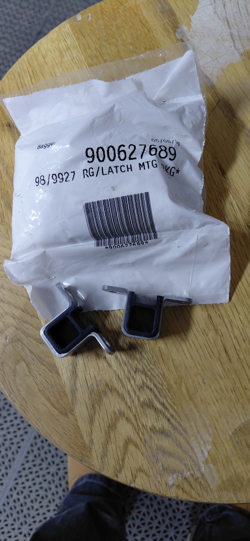98/9927 RG/ LATCH MTG PKG* 