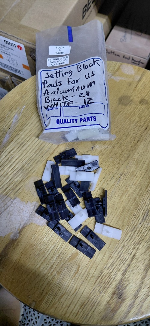 SETTING BLOCK PADS FOR US ALUMINUM (BLACK & WHITE)