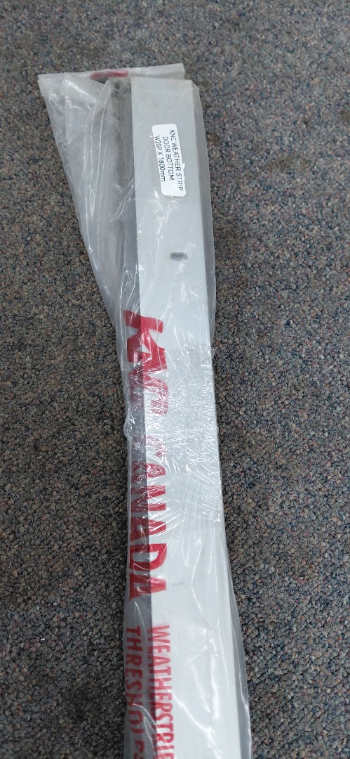 KNC WEATHER STRIP DOOR BOTTOM W20PX 1800MM
