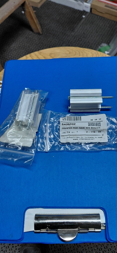 COUNTER POST BASE W/2 SCREWS 